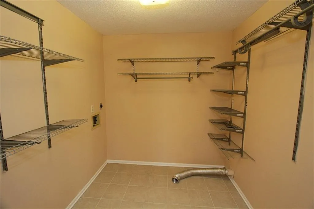 6851 Roswell Road Unit K8, Sandy Springs, Georgia 30328, 2 Bedrooms Bedrooms, ,2 BathroomsBathrooms,Residential,Sold,6851 Roswell Road Unit K8,6616401