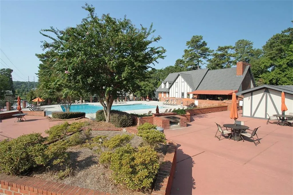 6851 Roswell Road Unit K8, Sandy Springs, Georgia 30328, 2 Bedrooms Bedrooms, ,2 BathroomsBathrooms,Residential,Sold,6851 Roswell Road Unit K8,6616401