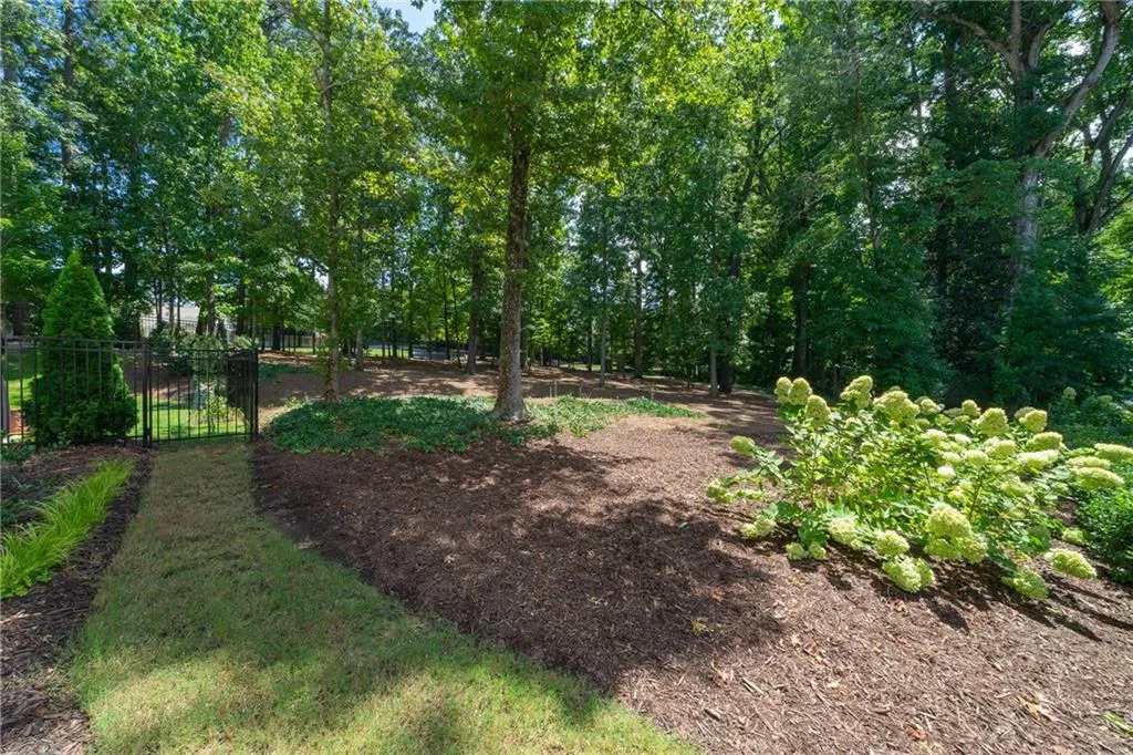 6451 Meridian Way, Atlanta, Georgia 30328, 6 Bedrooms Bedrooms, ,4 BathroomsBathrooms,Residential,Sold,6451 Meridian Way,6933811