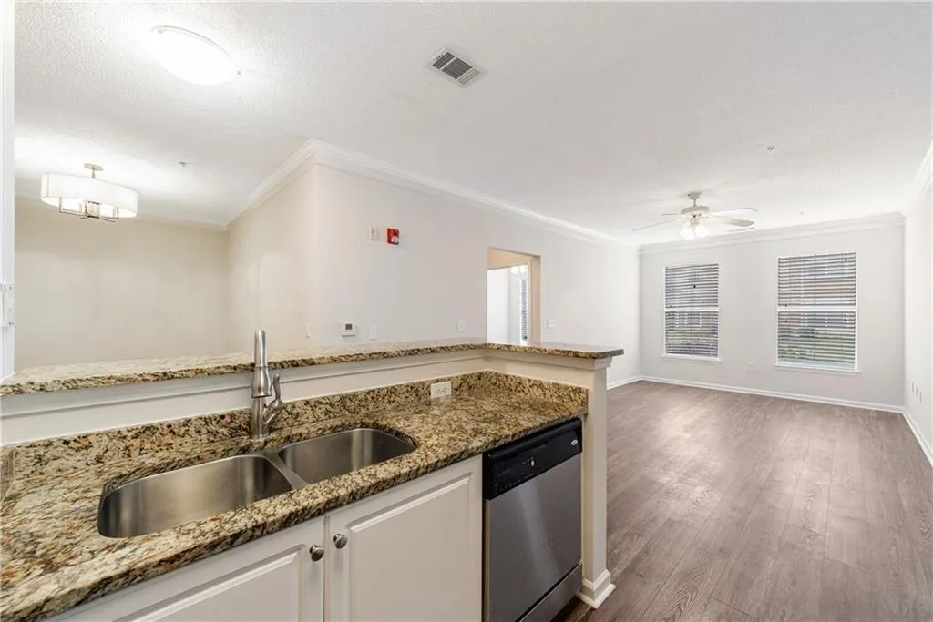 10 Perimeter Summit Boulevard Ne Unit 3109, Brookhaven, Georgia 30319, 2 Bedrooms Bedrooms, ,2 BathroomsBathrooms,Residential,For Sale,10 Perimeter Summit Boulevard Ne Unit 3109,7574299