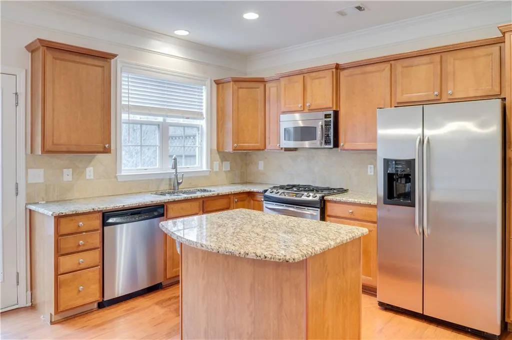 2250 Limehurst Drive Ne, Brookhaven, Georgia 30319, 3 Bedrooms Bedrooms, ,3 BathroomsBathrooms,Residential,Sold,2250 Limehurst Drive Ne,5787102