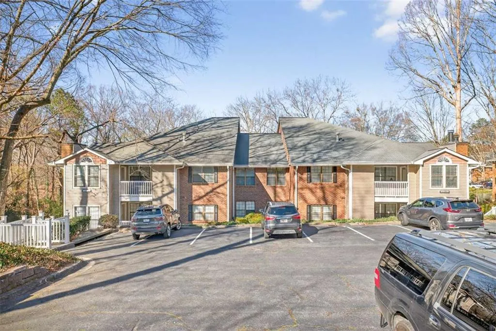 201 Barrington Hills Drive, Atlanta, Georgia 30350, 3 Bedrooms Bedrooms, ,2 BathroomsBathrooms,Residential,For Sale,201 Barrington Hills Drive,7715323