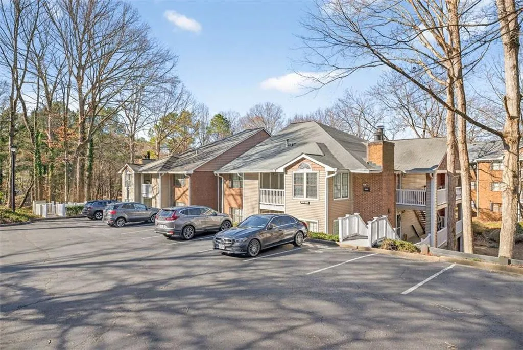201 Barrington Hills Drive, Atlanta, Georgia 30350, 3 Bedrooms Bedrooms, ,2 BathroomsBathrooms,Residential,For Sale,201 Barrington Hills Drive,7715323