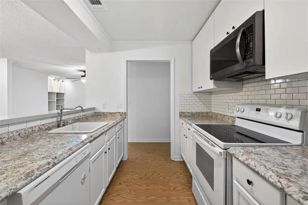 201 Barrington Hills Drive, Atlanta, Georgia 30350, 3 Bedrooms Bedrooms, ,2 BathroomsBathrooms,Residential,For Sale,201 Barrington Hills Drive,7715323