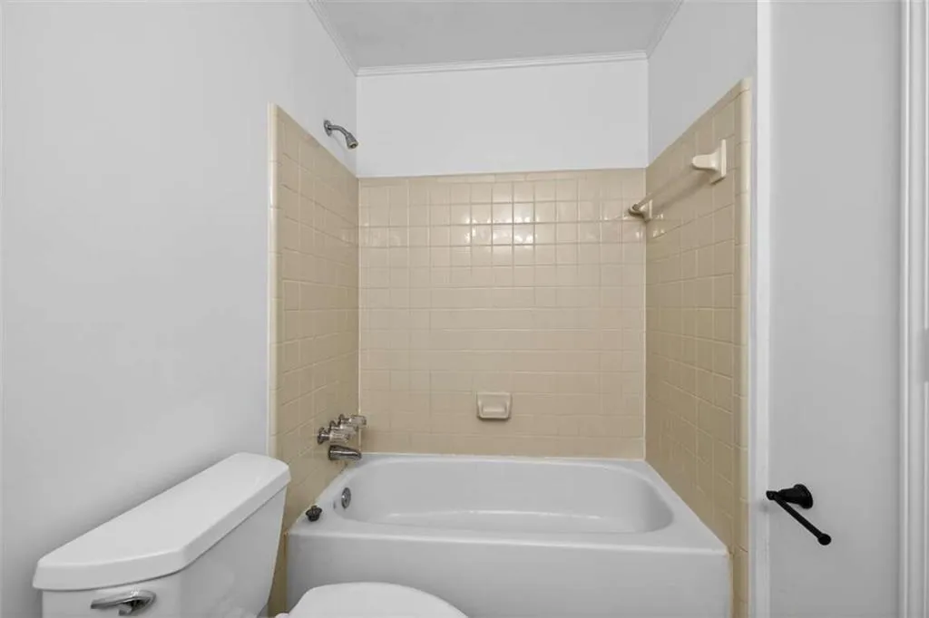 201 Barrington Hills Drive, Atlanta, Georgia 30350, 3 Bedrooms Bedrooms, ,2 BathroomsBathrooms,Residential,For Sale,201 Barrington Hills Drive,7715323