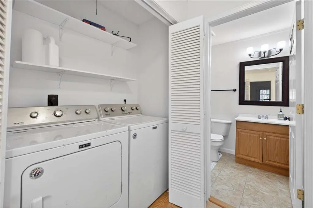 201 Barrington Hills Drive, Atlanta, Georgia 30350, 3 Bedrooms Bedrooms, ,2 BathroomsBathrooms,Residential,For Sale,201 Barrington Hills Drive,7715323