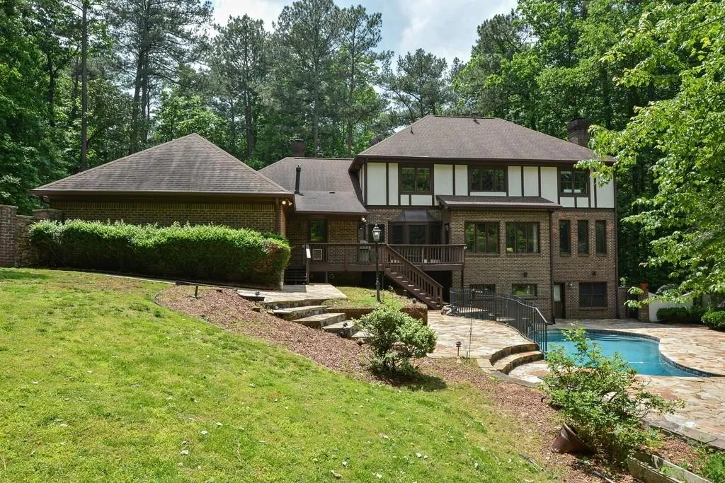 3060 Spalding Drive, Atlanta, Georgia 30350, 6 Bedrooms Bedrooms, ,4 BathroomsBathrooms,Residential,Sold,3060 Spalding Drive,6553345
