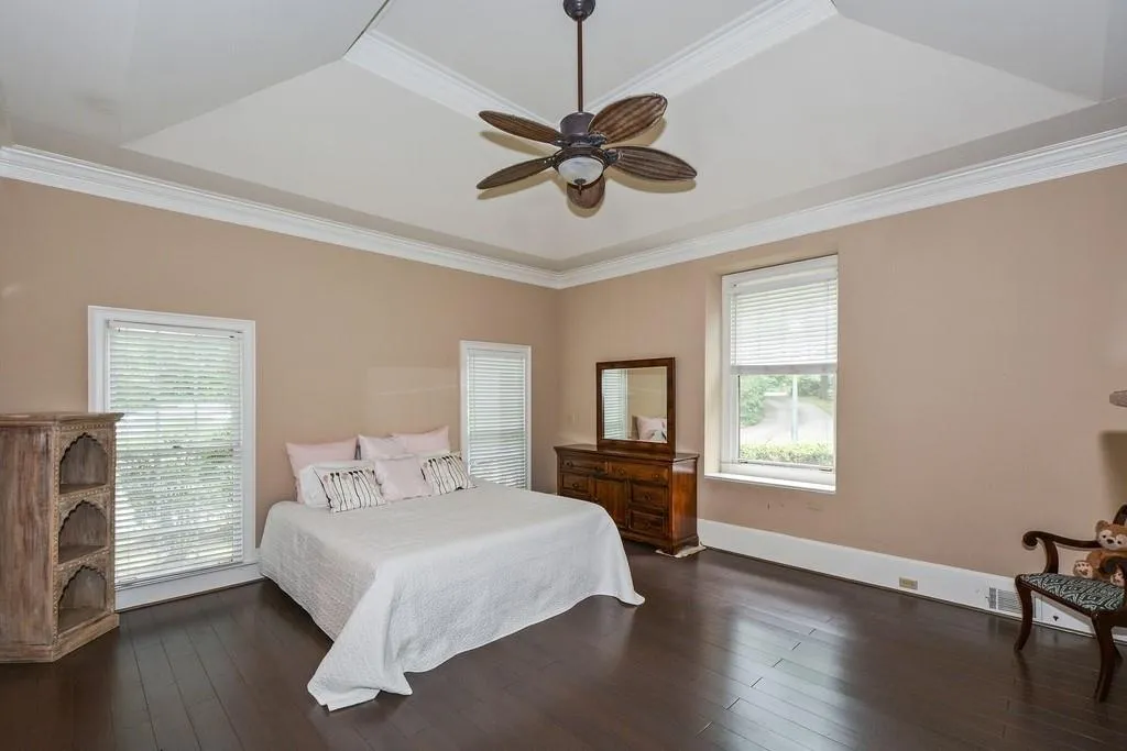 3060 Spalding Drive, Atlanta, Georgia 30350, 6 Bedrooms Bedrooms, ,4 BathroomsBathrooms,Residential,Sold,3060 Spalding Drive,6553345