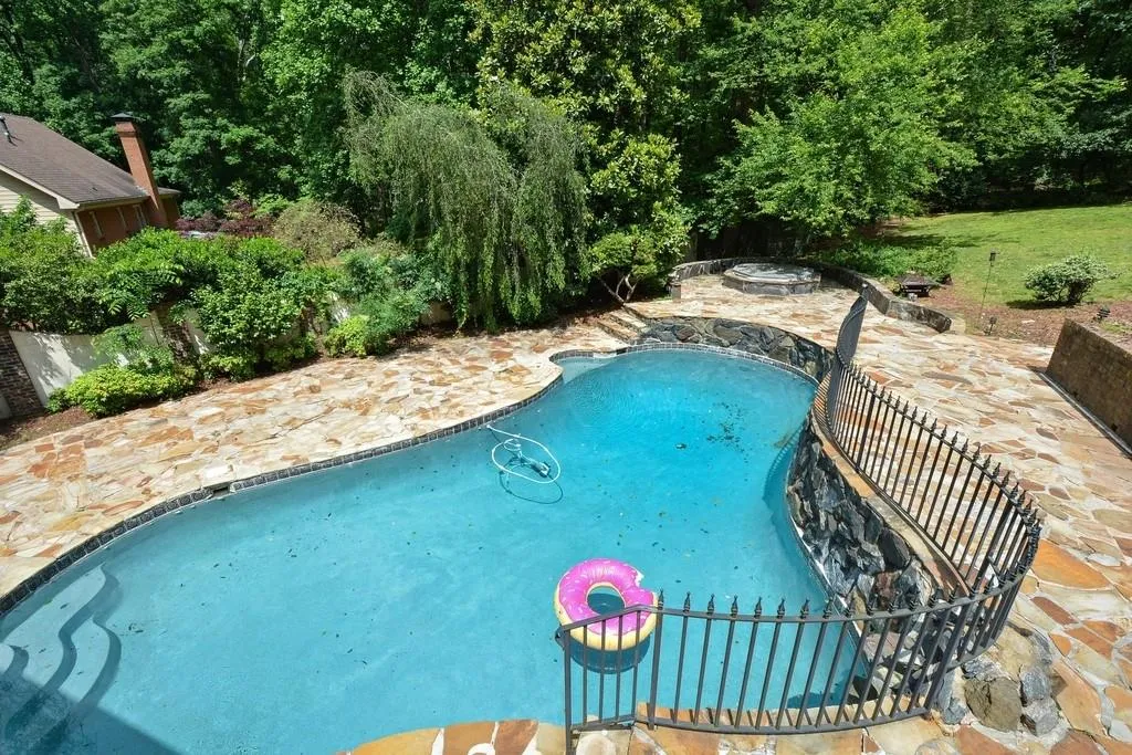 3060 Spalding Drive, Atlanta, Georgia 30350, 6 Bedrooms Bedrooms, ,4 BathroomsBathrooms,Residential,Sold,3060 Spalding Drive,6553345
