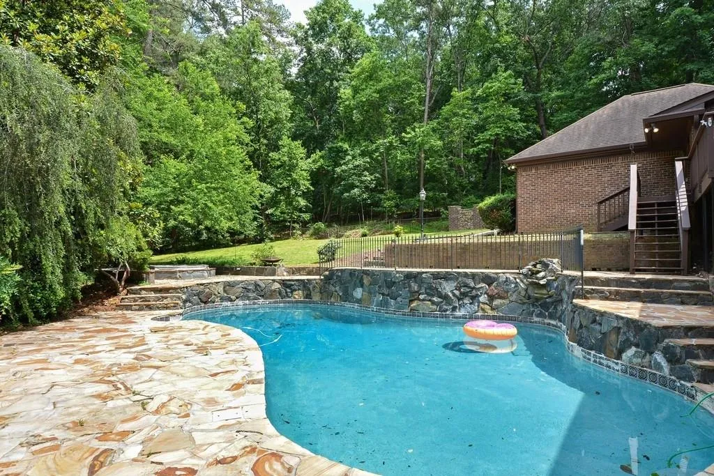 3060 Spalding Drive, Atlanta, Georgia 30350, 6 Bedrooms Bedrooms, ,4 BathroomsBathrooms,Residential,Sold,3060 Spalding Drive,6553345