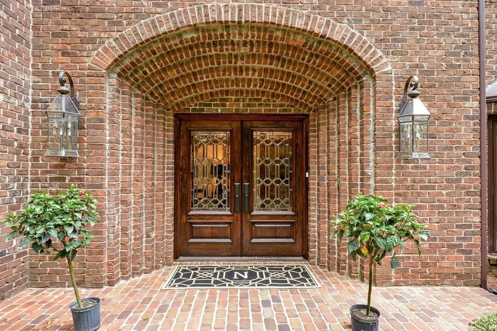 3060 Spalding Drive, Atlanta, Georgia 30350, 6 Bedrooms Bedrooms, ,4 BathroomsBathrooms,Residential,Sold,3060 Spalding Drive,6553345