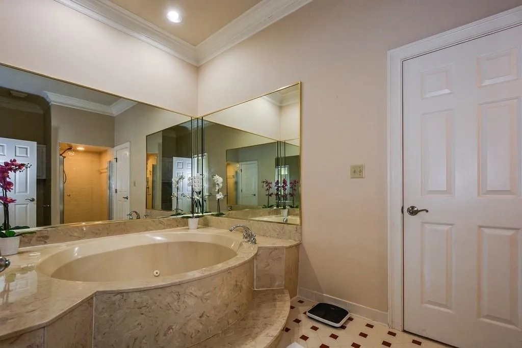 3060 Spalding Drive, Atlanta, Georgia 30350, 6 Bedrooms Bedrooms, ,4 BathroomsBathrooms,Residential,Sold,3060 Spalding Drive,6553345
