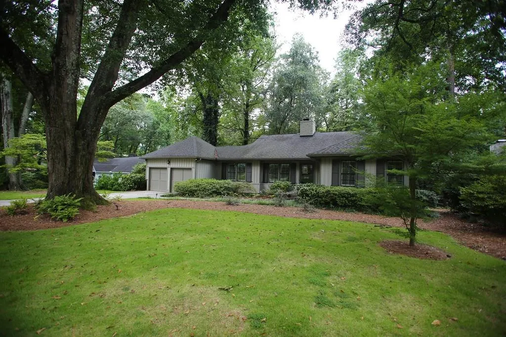 2186 Brookview Drive Nw, Atlanta, Georgia 30318, 3 Bedrooms Bedrooms, ,3 BathroomsBathrooms,Residential,Sold,2186 Brookview Drive Nw,5739166