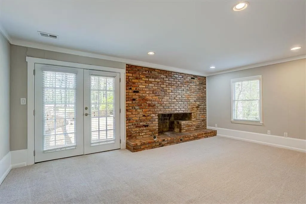 7150 Dunhill Terrace, Atlanta, Georgia 30328, 4 Bedrooms Bedrooms, ,3 BathroomsBathrooms,Residential,Sold,7150 Dunhill Terrace,7363607