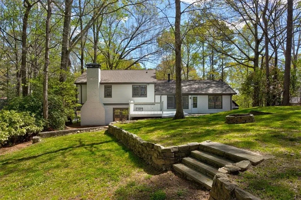 7150 Dunhill Terrace, Atlanta, Georgia 30328, 4 Bedrooms Bedrooms, ,3 BathroomsBathrooms,Residential,Sold,7150 Dunhill Terrace,7363607