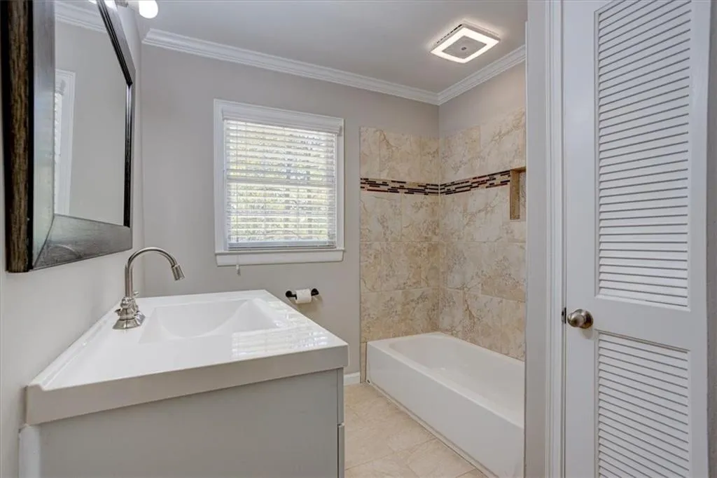 7150 Dunhill Terrace, Atlanta, Georgia 30328, 4 Bedrooms Bedrooms, ,3 BathroomsBathrooms,Residential,Sold,7150 Dunhill Terrace,7363607