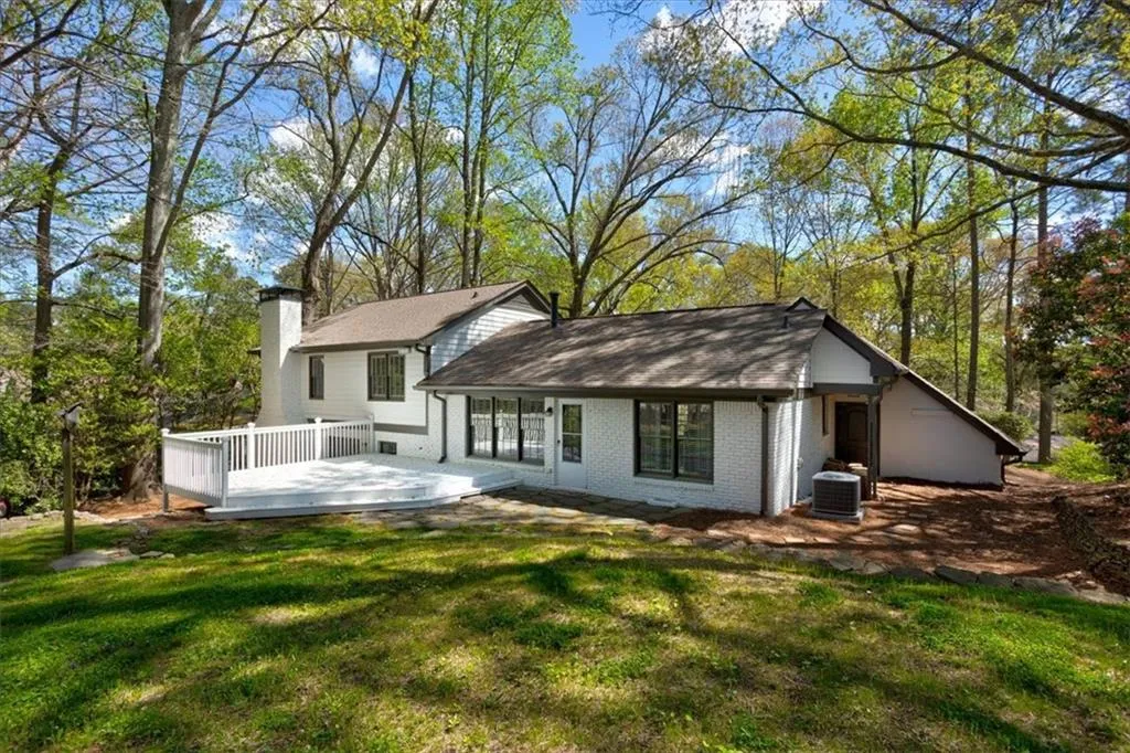 7150 Dunhill Terrace, Atlanta, Georgia 30328, 4 Bedrooms Bedrooms, ,3 BathroomsBathrooms,Residential,Sold,7150 Dunhill Terrace,7363607