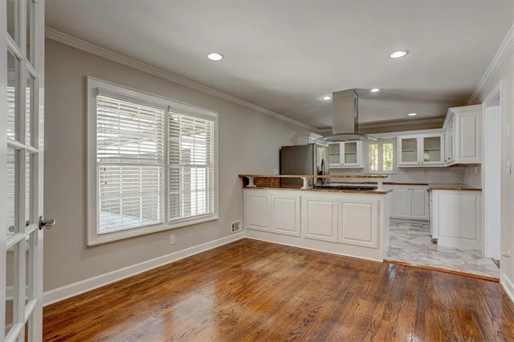 7150 Dunhill Terrace, Atlanta, Georgia 30328, 4 Bedrooms Bedrooms, ,3 BathroomsBathrooms,Residential,Sold,7150 Dunhill Terrace,7363607