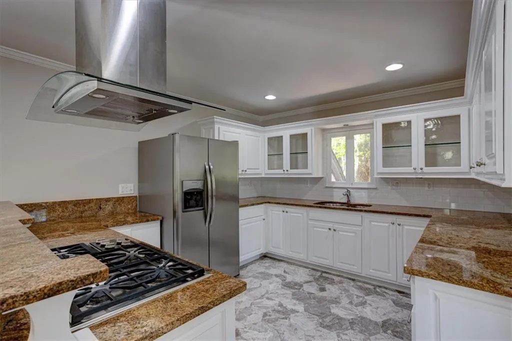 7150 Dunhill Terrace, Atlanta, Georgia 30328, 4 Bedrooms Bedrooms, ,3 BathroomsBathrooms,Residential,Sold,7150 Dunhill Terrace,7363607