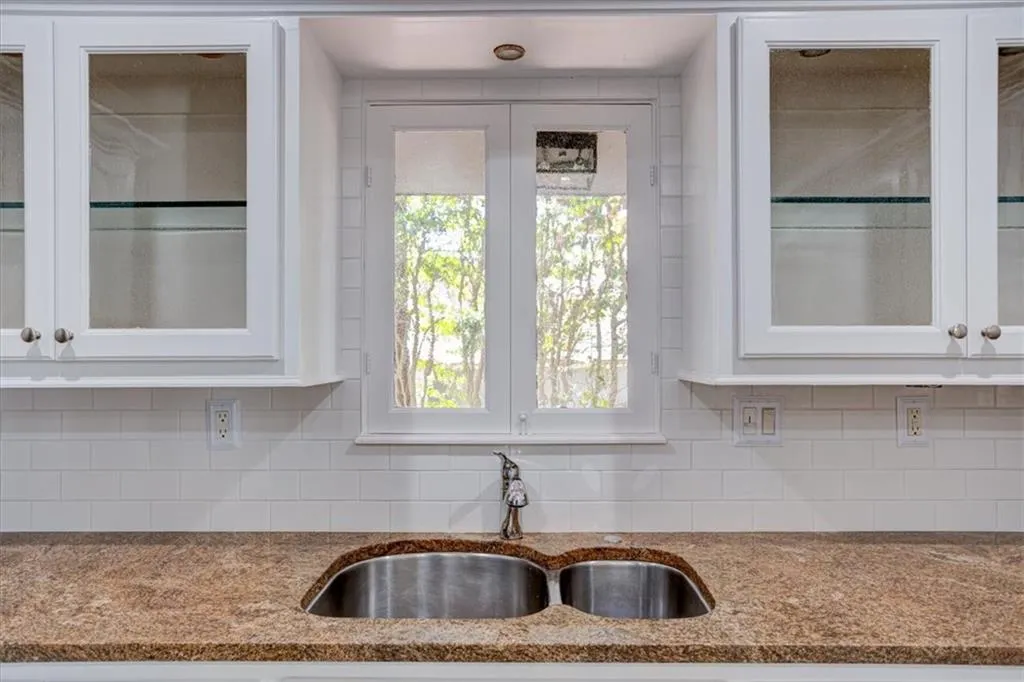 7150 Dunhill Terrace, Atlanta, Georgia 30328, 4 Bedrooms Bedrooms, ,3 BathroomsBathrooms,Residential,Sold,7150 Dunhill Terrace,7363607