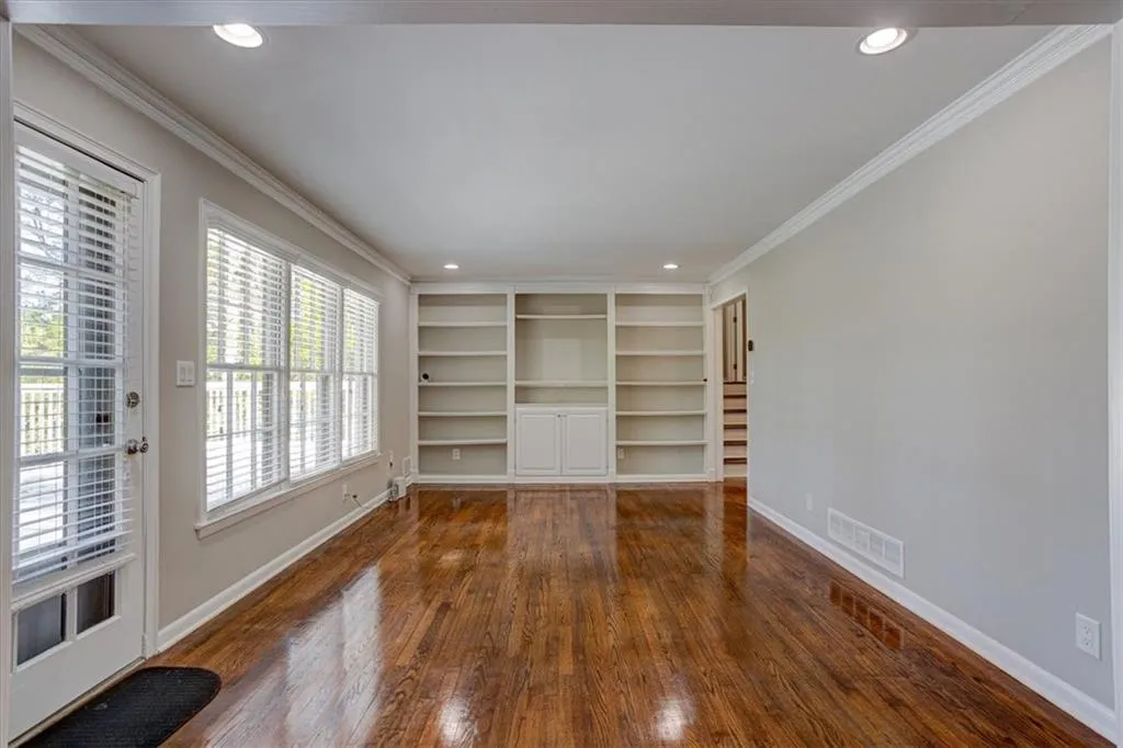 7150 Dunhill Terrace, Atlanta, Georgia 30328, 4 Bedrooms Bedrooms, ,3 BathroomsBathrooms,Residential,Sold,7150 Dunhill Terrace,7363607