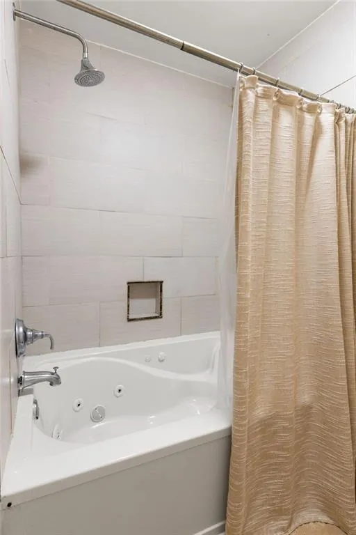 67 25th Street Nw Unit 5, Atlanta, Georgia 30309, 2 Bedrooms Bedrooms, ,2 BathroomsBathrooms,Residential,For Sale,67 25th Street Nw Unit 5,7666316