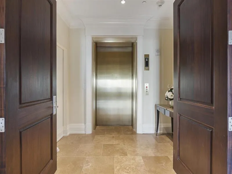 88 W Paces Ferry Unit 2230, Atlanta, Georgia 30305, 2 Bedrooms Bedrooms, ,2 BathroomsBathrooms,Residential,For Sale,88 W Paces Ferry Unit 2230,7570299