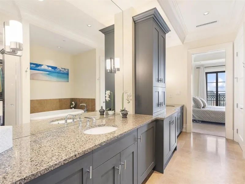 88 W Paces Ferry Unit 2230, Atlanta, Georgia 30305, 2 Bedrooms Bedrooms, ,2 BathroomsBathrooms,Residential,For Sale,88 W Paces Ferry Unit 2230,7570299
