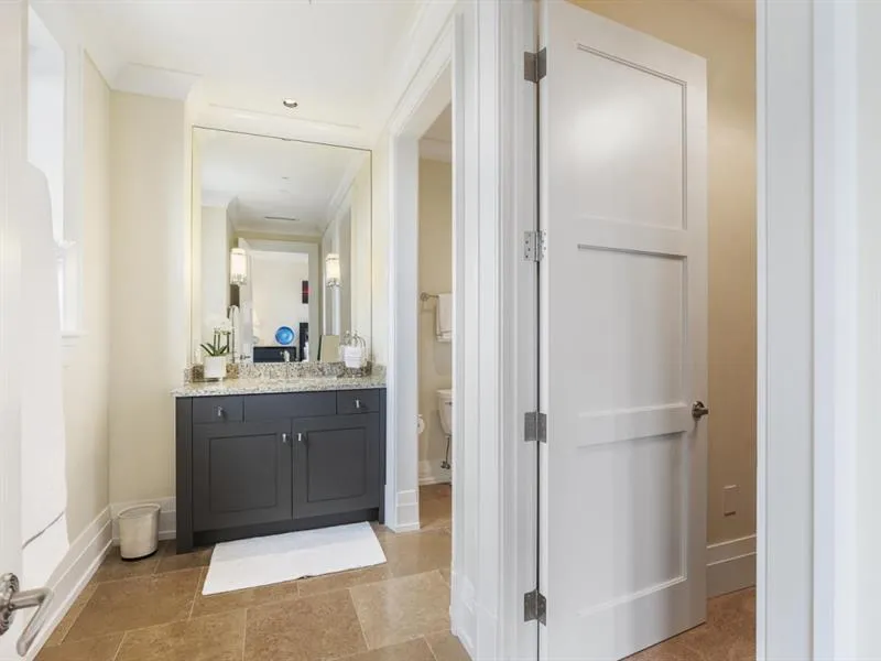 88 W Paces Ferry Unit 2230, Atlanta, Georgia 30305, 2 Bedrooms Bedrooms, ,2 BathroomsBathrooms,Residential,For Sale,88 W Paces Ferry Unit 2230,7570299