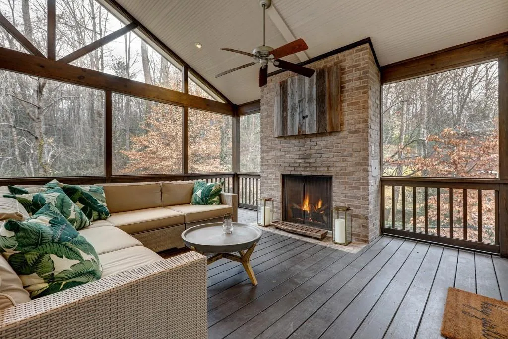 410 Forest Hills Drive, Sandy Springs, Georgia 30342, 5 Bedrooms Bedrooms, ,4 BathroomsBathrooms,Residential,Sold,410 Forest Hills Drive,6832943