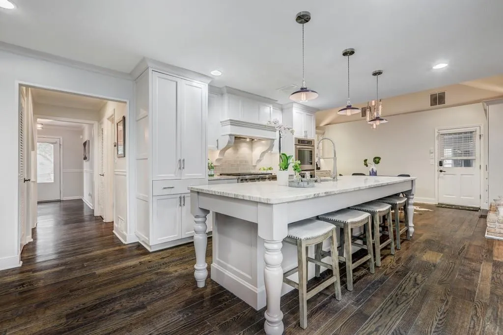 410 Forest Hills Drive, Sandy Springs, Georgia 30342, 5 Bedrooms Bedrooms, ,4 BathroomsBathrooms,Residential,Sold,410 Forest Hills Drive,6832943