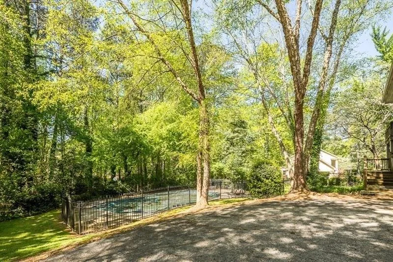 7520 Chaparral Drive, Atlanta, Georgia 30350, 6 Bedrooms Bedrooms, ,4 BathroomsBathrooms,Residential,Sold,7520 Chaparral Drive,5999178