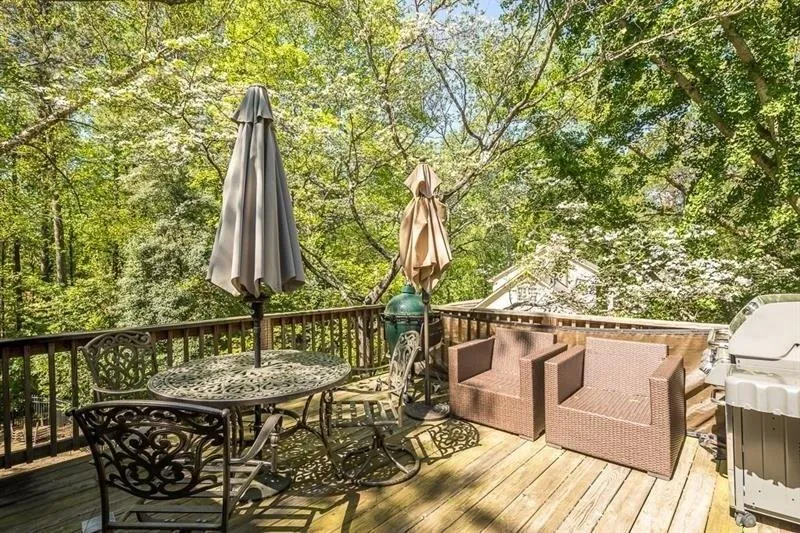 7520 Chaparral Drive, Atlanta, Georgia 30350, 6 Bedrooms Bedrooms, ,4 BathroomsBathrooms,Residential,Sold,7520 Chaparral Drive,5999178
