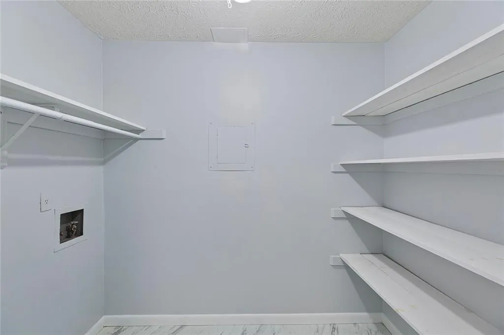 5141 Roswell Road Unit 1, Atlanta, Georgia 30342, 2 Bedrooms Bedrooms, ,1 BathroomBathrooms,Residential,Sold,5141 Roswell Road Unit 1,7434089