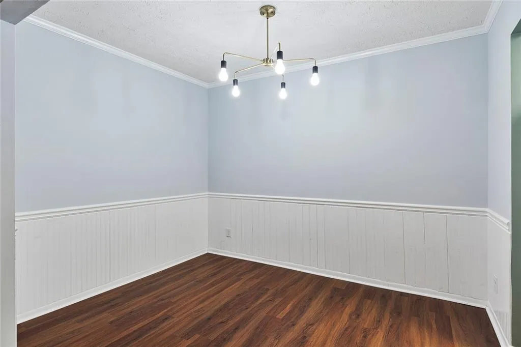 5141 Roswell Road Unit 1, Atlanta, Georgia 30342, 2 Bedrooms Bedrooms, ,1 BathroomBathrooms,Residential,Sold,5141 Roswell Road Unit 1,7434089