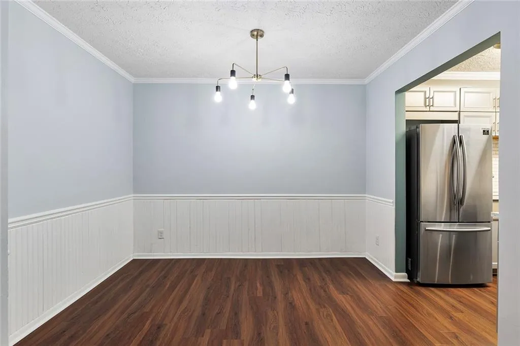 5141 Roswell Road Unit 1, Atlanta, Georgia 30342, 2 Bedrooms Bedrooms, ,1 BathroomBathrooms,Residential,Sold,5141 Roswell Road Unit 1,7434089