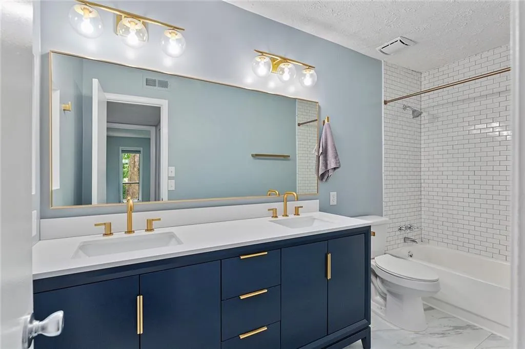 5141 Roswell Road Unit 1, Atlanta, Georgia 30342, 2 Bedrooms Bedrooms, ,1 BathroomBathrooms,Residential,Sold,5141 Roswell Road Unit 1,7434089