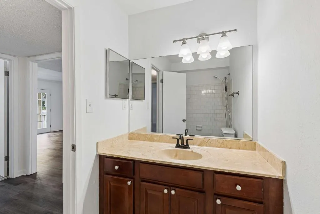 6900 Roswell Road Unit Q6, Atlanta, Georgia 30328, 2 Bedrooms Bedrooms, ,2 BathroomsBathrooms,Residential,For Sale,6900 Roswell Road Unit Q6,7761691