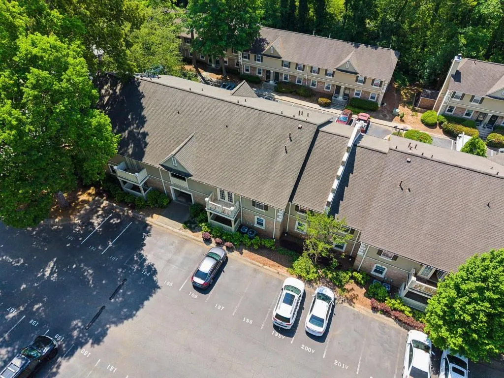 6900 Roswell Road Unit Q6, Atlanta, Georgia 30328, 2 Bedrooms Bedrooms, ,2 BathroomsBathrooms,Residential,For Sale,6900 Roswell Road Unit Q6,7761691