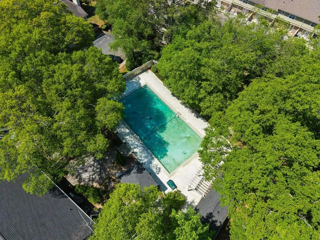 6900 Roswell Road Unit Q6, Atlanta, Georgia 30328, 2 Bedrooms Bedrooms, ,2 BathroomsBathrooms,Residential,For Sale,6900 Roswell Road Unit Q6,7761691