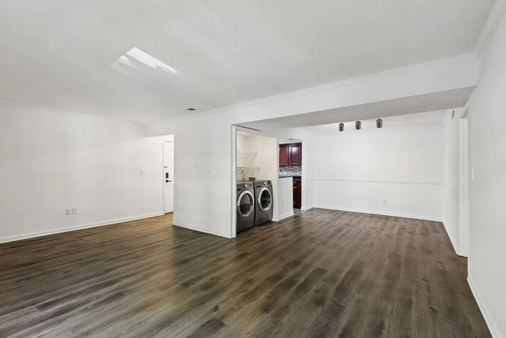 6900 Roswell Road Unit Q6, Atlanta, Georgia 30328, 2 Bedrooms Bedrooms, ,2 BathroomsBathrooms,Residential,For Sale,6900 Roswell Road Unit Q6,7761691