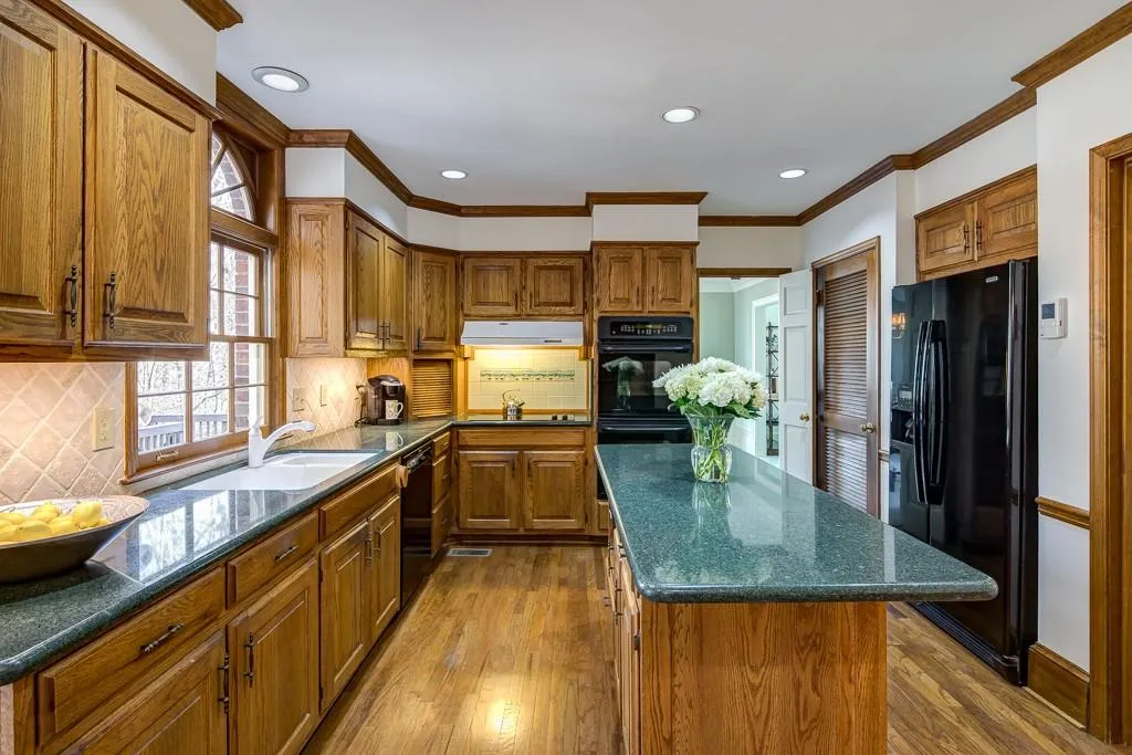 1540 Bakers Glen Drive, Sandy Springs, Georgia 30350, 5 Bedrooms Bedrooms, ,4 BathroomsBathrooms,Residential,Sold,1540 Bakers Glen Drive,5943442