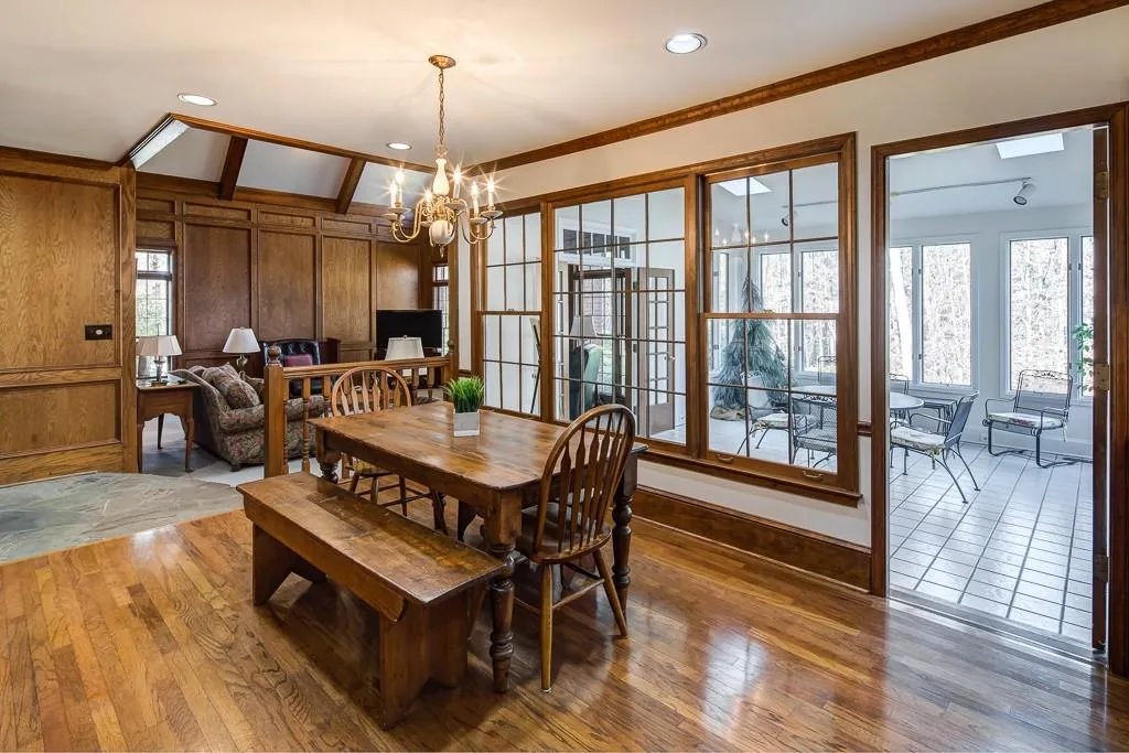 1540 Bakers Glen Drive, Sandy Springs, Georgia 30350, 5 Bedrooms Bedrooms, ,4 BathroomsBathrooms,Residential,Sold,1540 Bakers Glen Drive,5943442