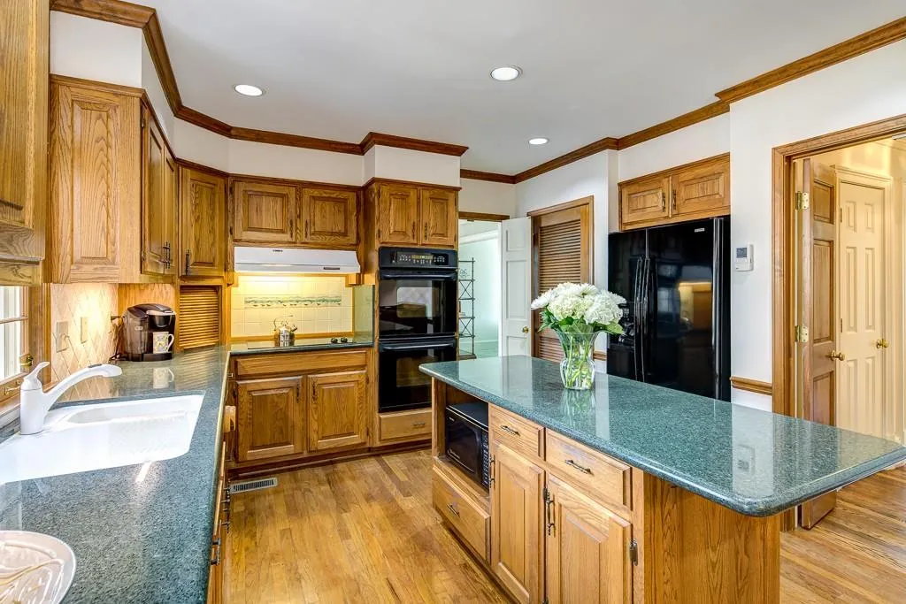 1540 Bakers Glen Drive, Sandy Springs, Georgia 30350, 5 Bedrooms Bedrooms, ,4 BathroomsBathrooms,Residential,Sold,1540 Bakers Glen Drive,5943442