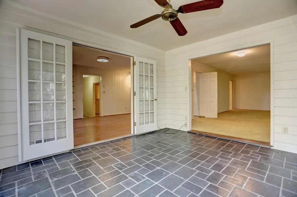 6410 Colewood Court, Sandy Springs, Georgia 30328, 3 Bedrooms Bedrooms, ,2 BathroomsBathrooms,Residential,Sold,6410 Colewood Court,5741785