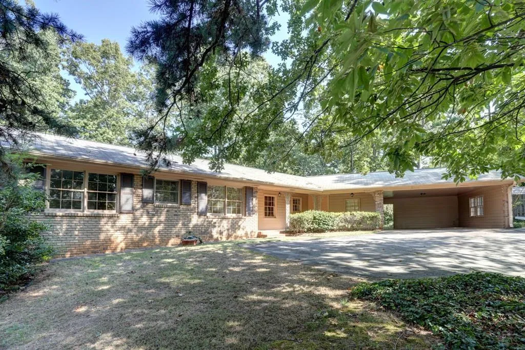 6410 Colewood Court, Sandy Springs, Georgia 30328, 3 Bedrooms Bedrooms, ,2 BathroomsBathrooms,Residential,Sold,6410 Colewood Court,5741785