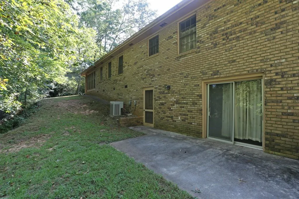 6410 Colewood Court, Sandy Springs, Georgia 30328, 3 Bedrooms Bedrooms, ,2 BathroomsBathrooms,Residential,Sold,6410 Colewood Court,5741785