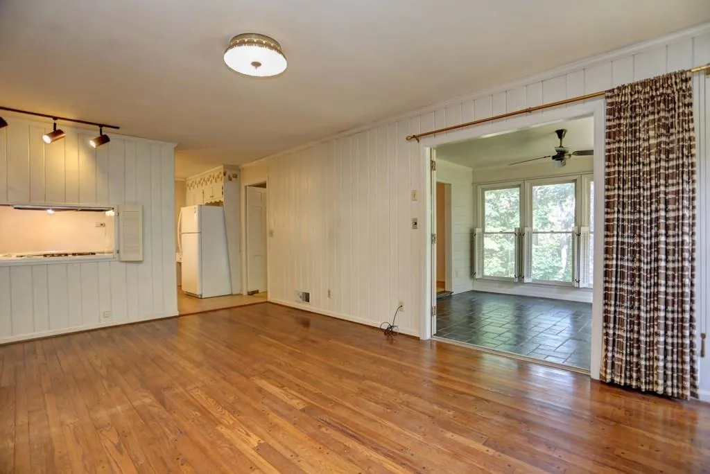 6410 Colewood Court, Sandy Springs, Georgia 30328, 3 Bedrooms Bedrooms, ,2 BathroomsBathrooms,Residential,Sold,6410 Colewood Court,5741785