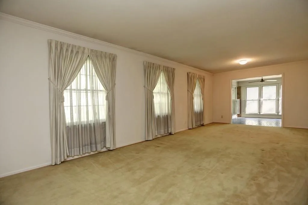 6410 Colewood Court, Sandy Springs, Georgia 30328, 3 Bedrooms Bedrooms, ,2 BathroomsBathrooms,Residential,Sold,6410 Colewood Court,5741785