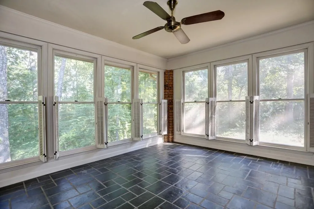 6410 Colewood Court, Sandy Springs, Georgia 30328, 3 Bedrooms Bedrooms, ,2 BathroomsBathrooms,Residential,Sold,6410 Colewood Court,5741785